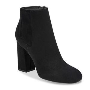 Marc Fisher Gemi Bootie black size 9